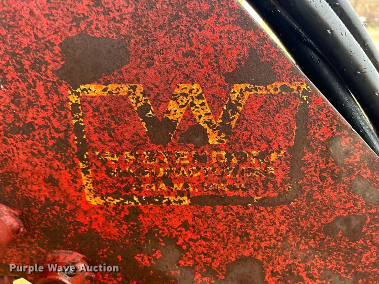 image for item DQ1016 1982 Allis-Chalmers 6080  tractor