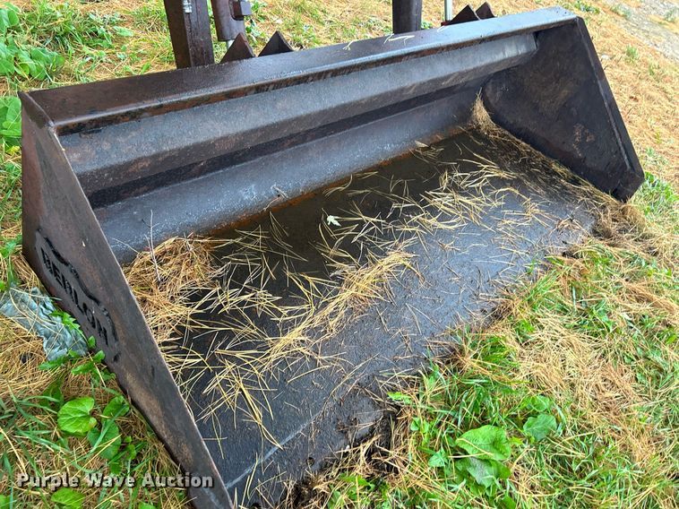 image for item DQ1016 1982 Allis-Chalmers 6080  tractor