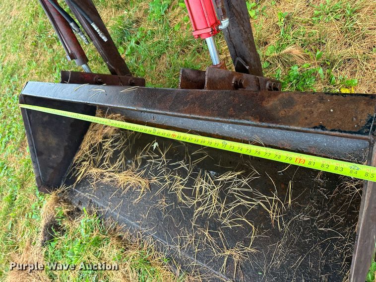 image for item DQ1016 1982 Allis-Chalmers 6080  tractor