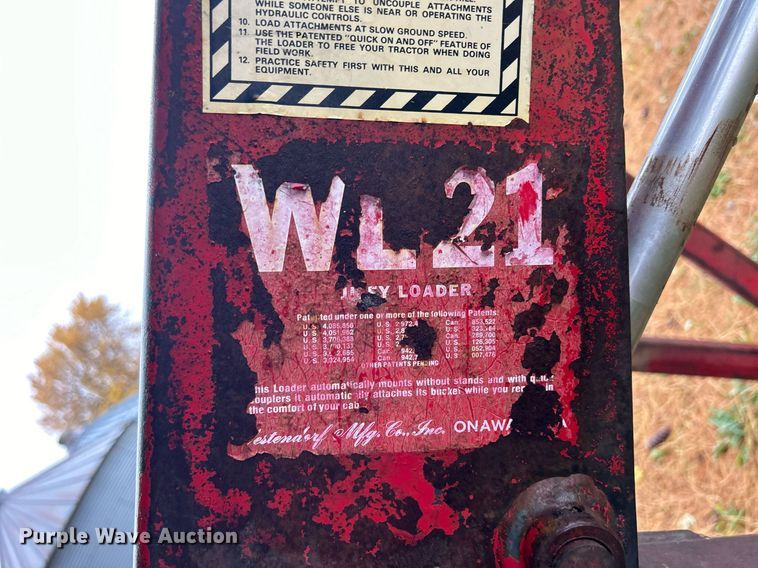 image for item DQ1016 1982 Allis-Chalmers 6080  tractor