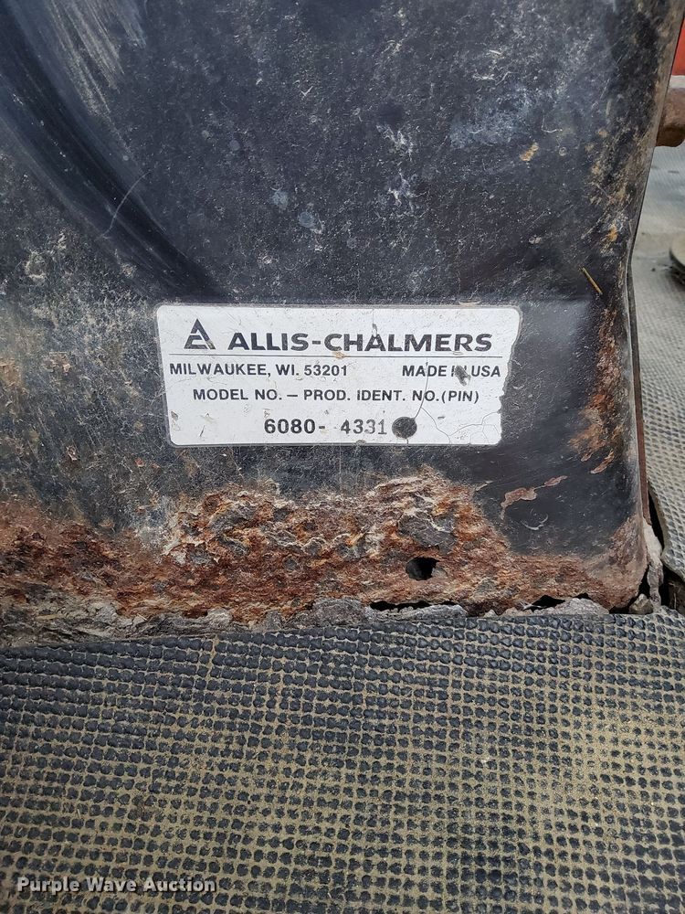 image for item DQ1016 1982 Allis-Chalmers 6080  tractor