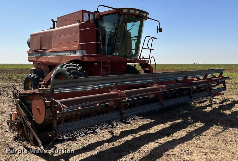 image for item DQ1461 1997 Case IH 2188  combine