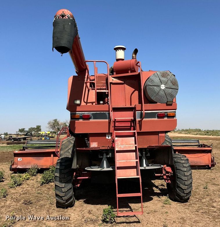 image for item DQ1461 1997 Case IH 2188  combine