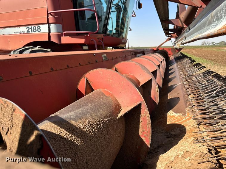 image for item DQ1461 1997 Case IH 2188  combine