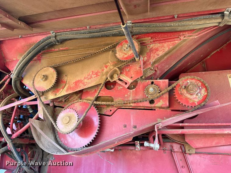 image for item DQ1461 1997 Case IH 2188  combine