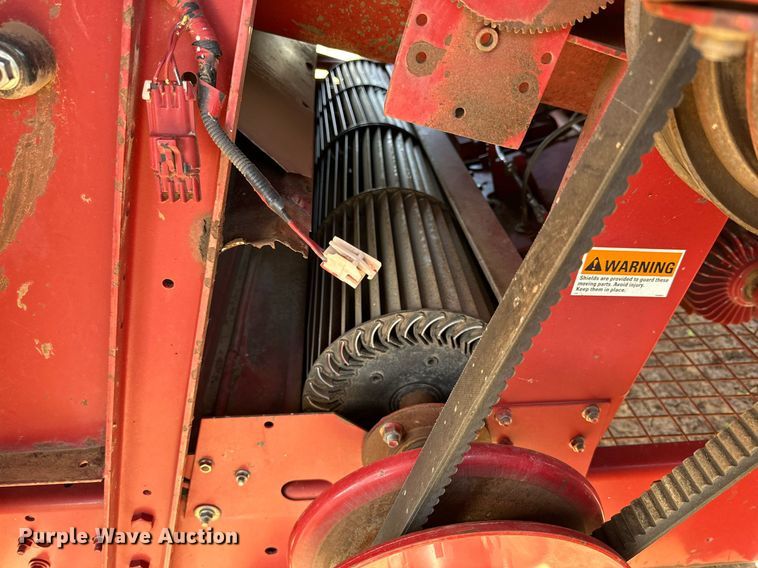 image for item DQ1461 1997 Case IH 2188  combine