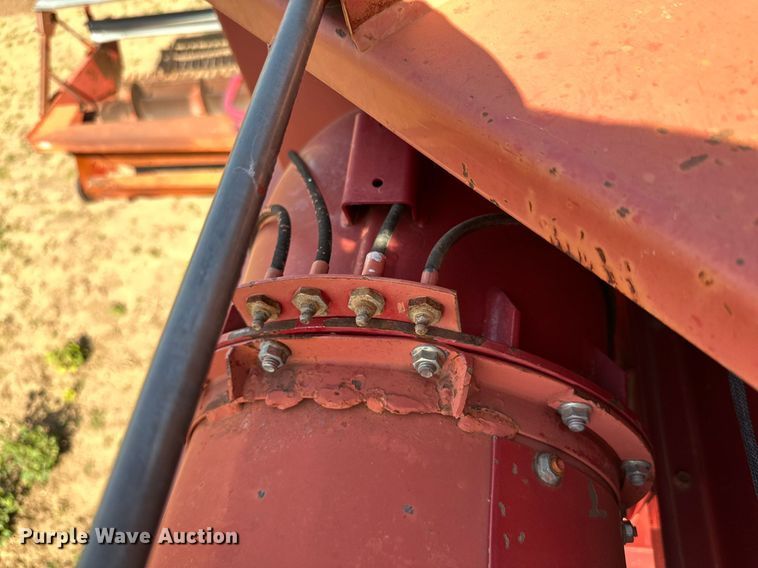 image for item DQ1461 1997 Case IH 2188  combine