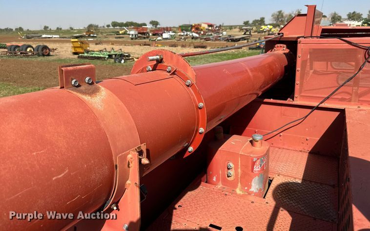 image for item DQ1461 1997 Case IH 2188  combine