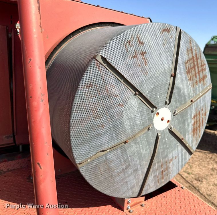 image for item DQ1461 1997 Case IH 2188  combine