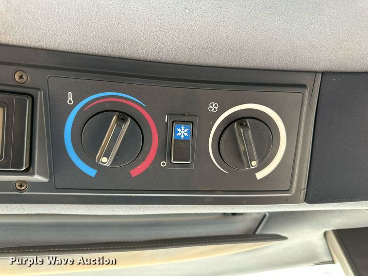 image for item DQ1461 1997 Case IH 2188  combine