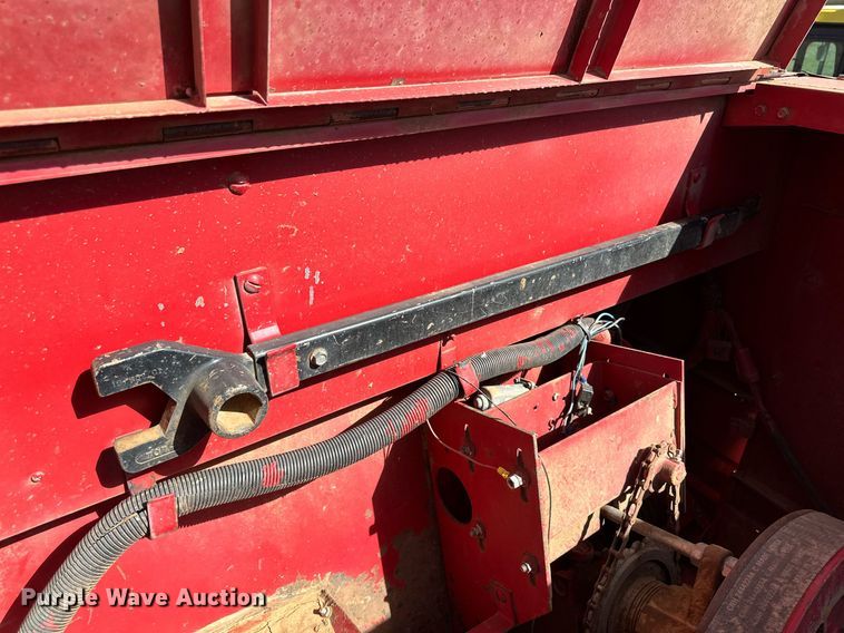 image for item DQ1461 1997 Case IH 2188  combine