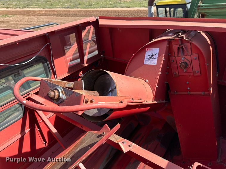 image for item DQ1461 1997 Case IH 2188  combine