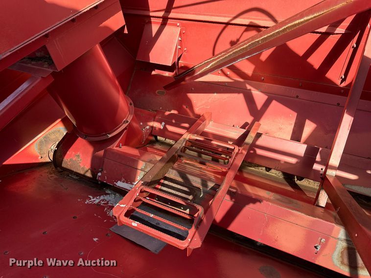 image for item DQ1461 1997 Case IH 2188  combine