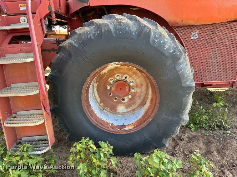 image for item DQ1461 1997 Case IH 2188  combine