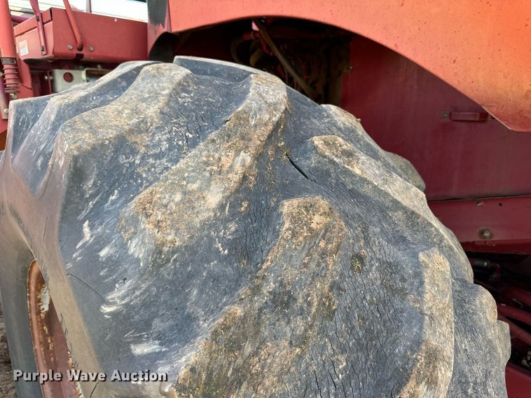 image for item DQ1461 1997 Case IH 2188  combine