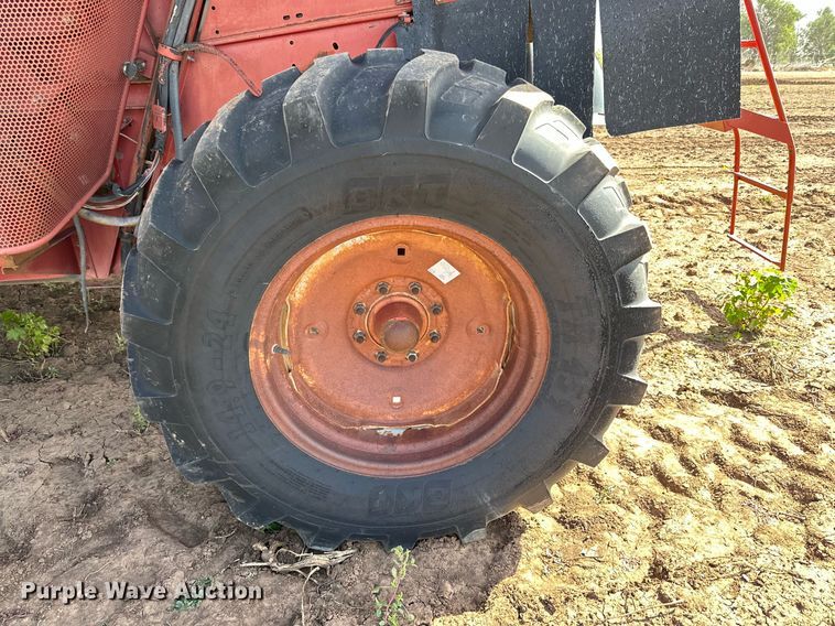 image for item DQ1461 1997 Case IH 2188  combine