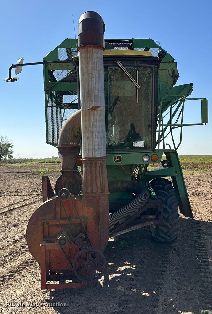 image for item DQ1462 John Deere 484  cotton picker