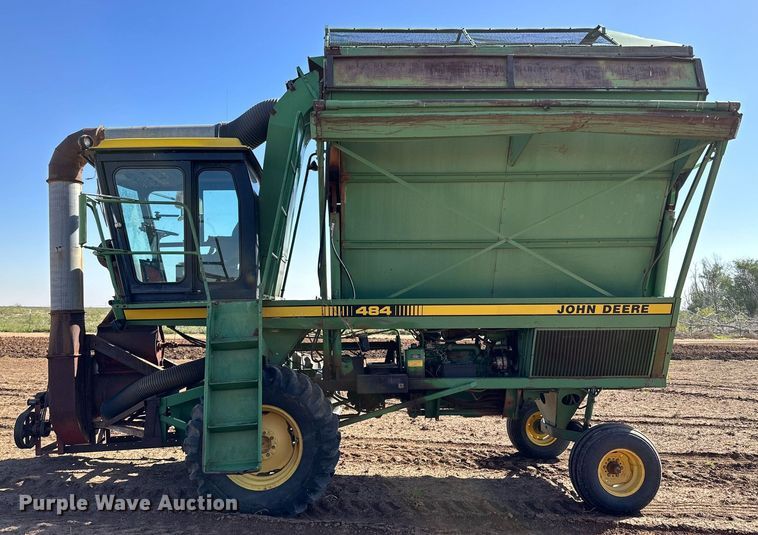 image for item DQ1462 John Deere 484  cotton picker
