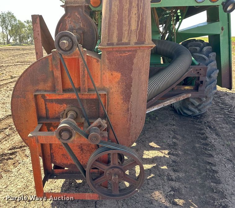 image for item DQ1462 John Deere 484  cotton picker