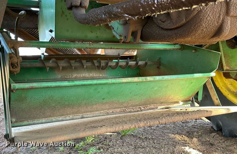 image for item DQ1462 John Deere 484  cotton picker