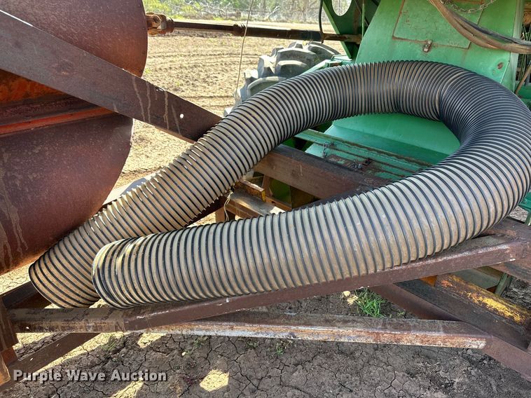 image for item DQ1462 John Deere 484  cotton picker