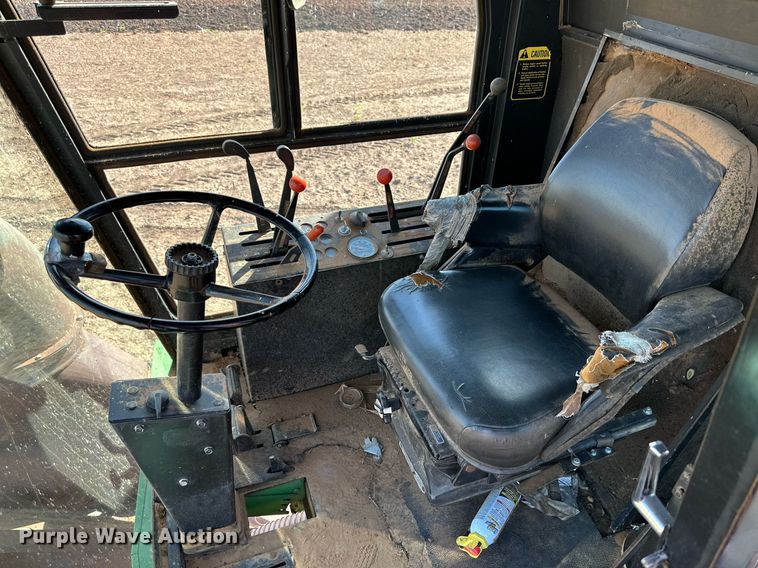 image for item DQ1462 John Deere 484  cotton picker