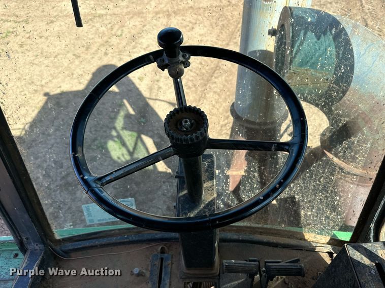 image for item DQ1462 John Deere 484  cotton picker