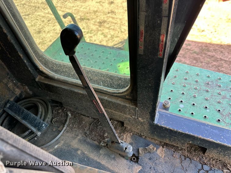 image for item DQ1462 John Deere 484  cotton picker