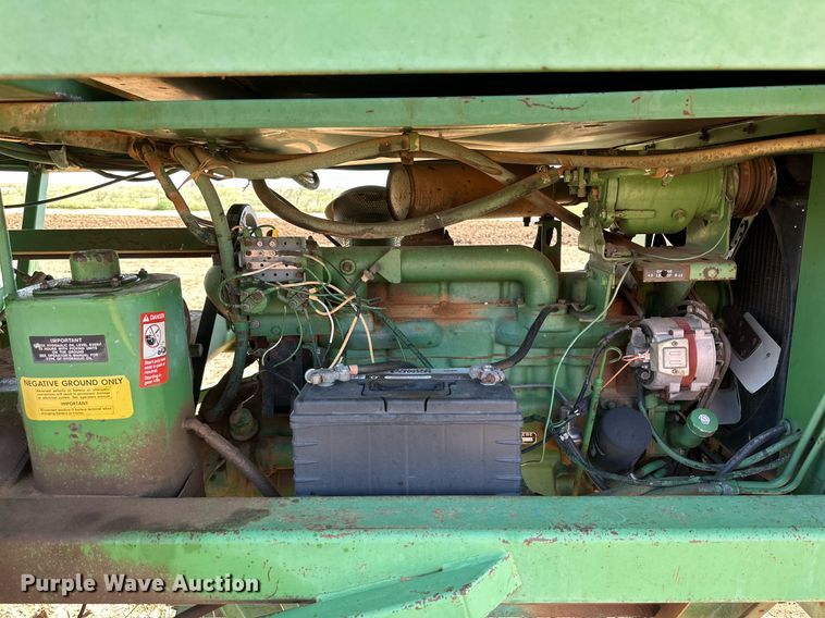 image for item DQ1462 John Deere 484  cotton picker