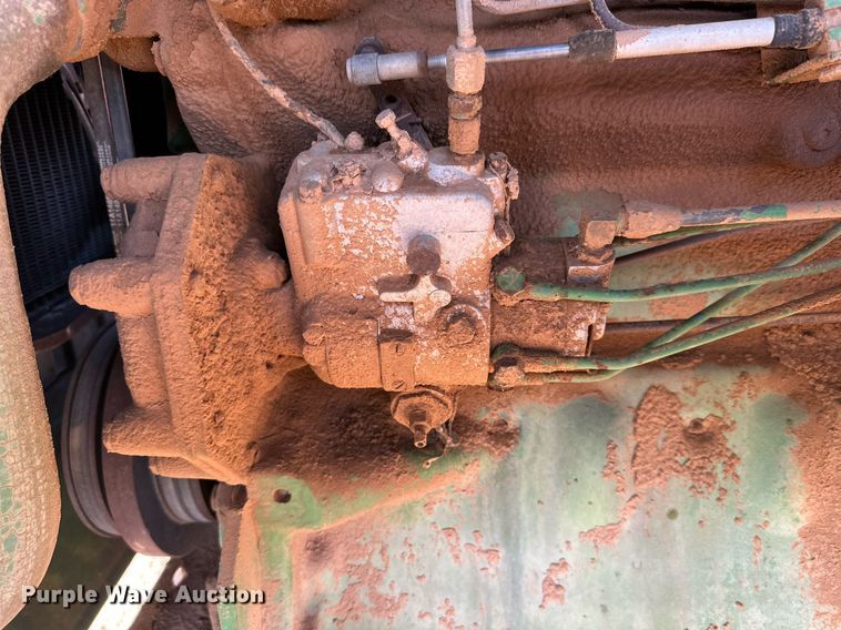 image for item DQ1462 John Deere 484  cotton picker