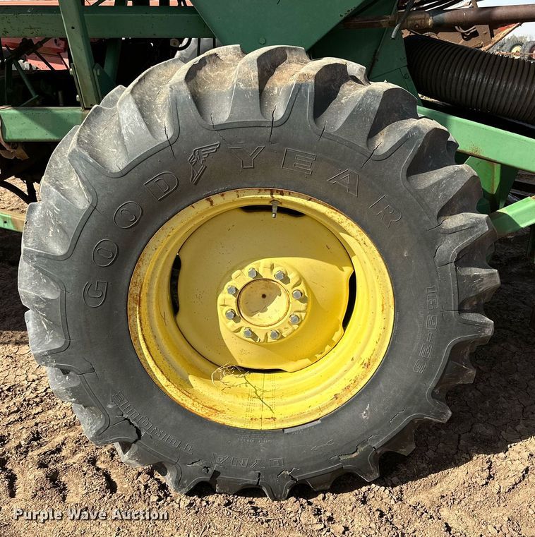 image for item DQ1462 John Deere 484  cotton picker