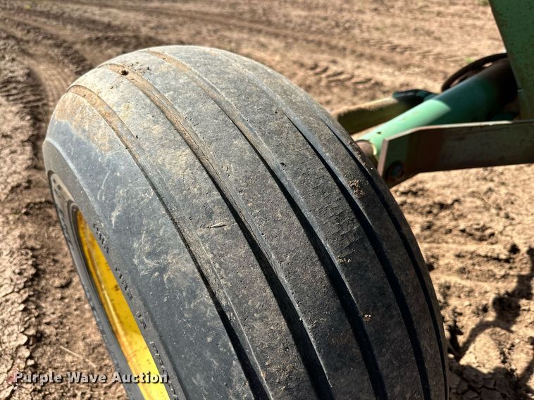 image for item DQ1462 John Deere 484  cotton picker