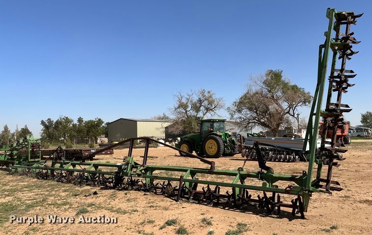 image for item DQ1463 Phares Wilkins  sandfighter