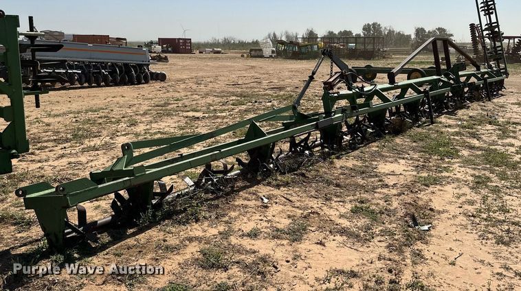 image for item DQ1463 Phares Wilkins  sandfighter