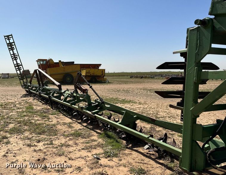 image for item DQ1463 Phares Wilkins  sandfighter