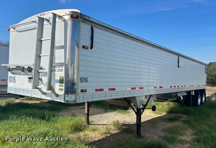 image for item DS2437 2005 Timpte Super Hopper  grain trailer