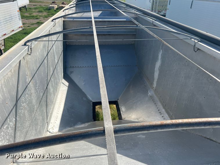 image for item DS2437 2005 Timpte Super Hopper  grain trailer