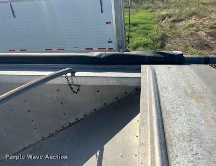 image for item DS2437 2005 Timpte Super Hopper  grain trailer