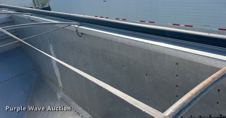image for item DS2437 2005 Timpte Super Hopper  grain trailer