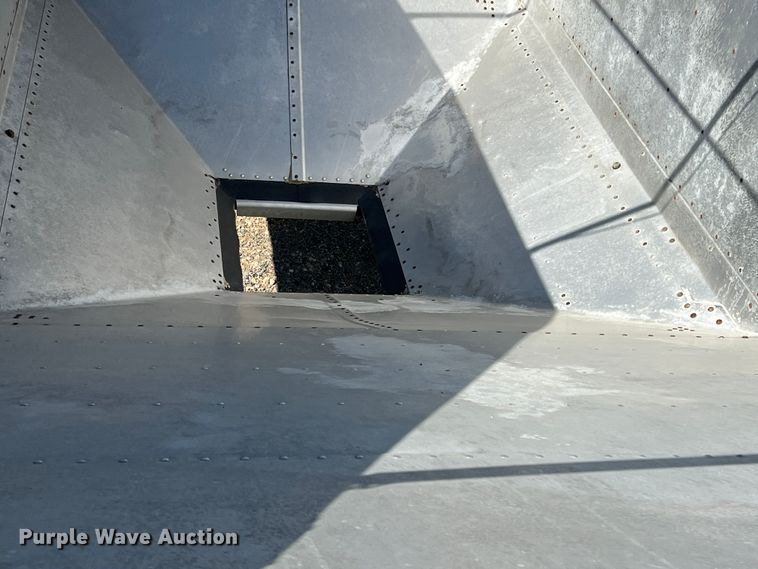 image for item DS2437 2005 Timpte Super Hopper  grain trailer