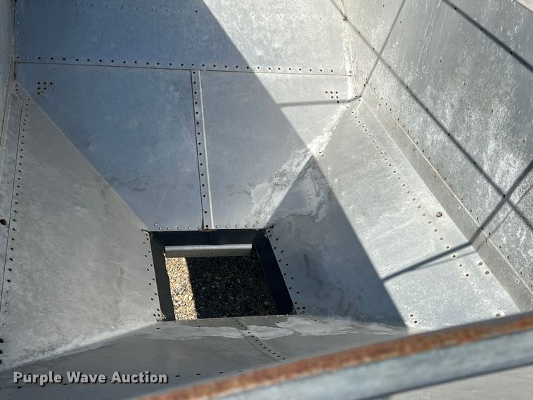 image for item DS2437 2005 Timpte Super Hopper  grain trailer