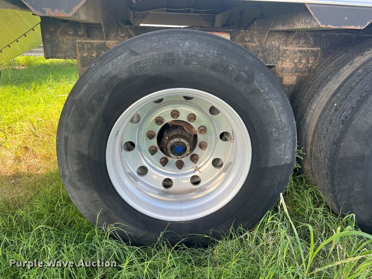 image for item DS2437 2005 Timpte Super Hopper  grain trailer