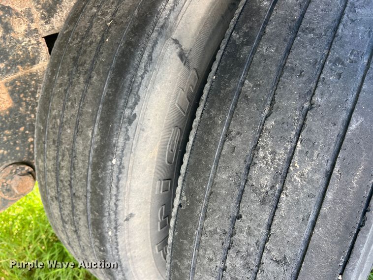 image for item DS2437 2005 Timpte Super Hopper  grain trailer