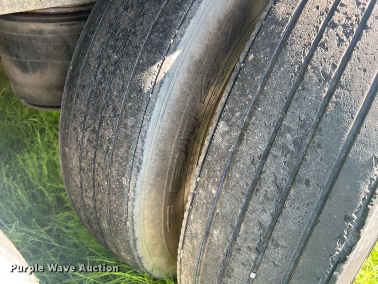 image for item DS2437 2005 Timpte Super Hopper  grain trailer