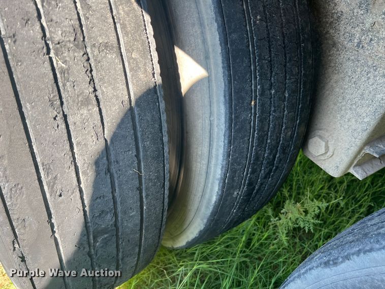 image for item DS2437 2005 Timpte Super Hopper  grain trailer