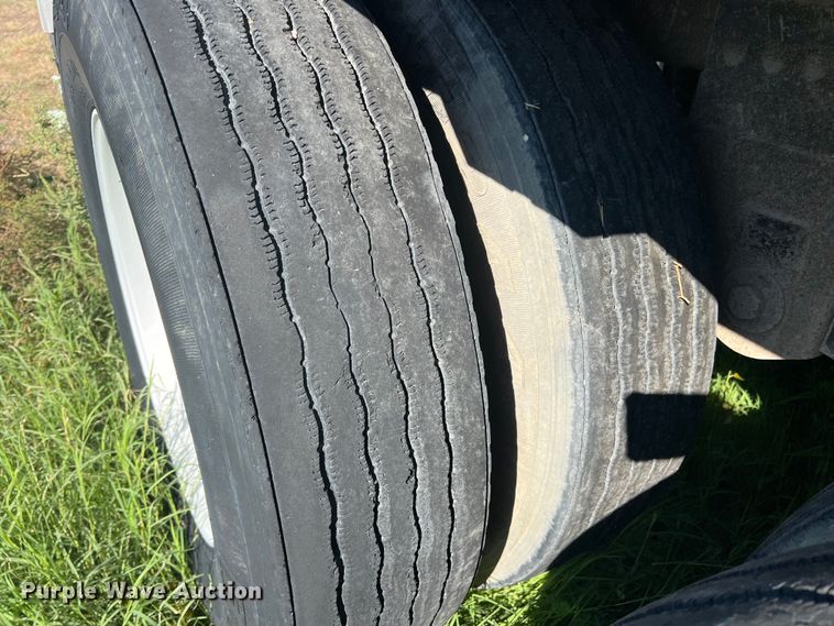 image for item DS2440 2008 Timpte Super Hopper  grain trailer