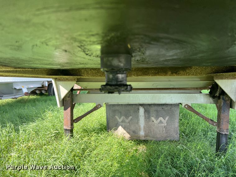 image for item DS2441 2005 Wilson DWH-500  grain trailer