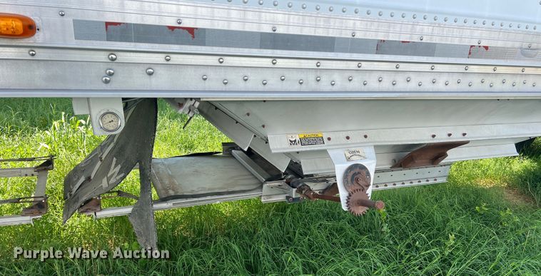 image for item DS2441 2005 Wilson DWH-500  grain trailer