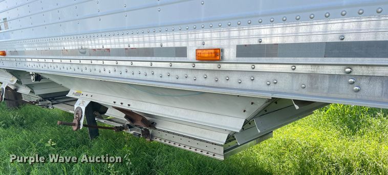 image for item DS2441 2005 Wilson DWH-500  grain trailer