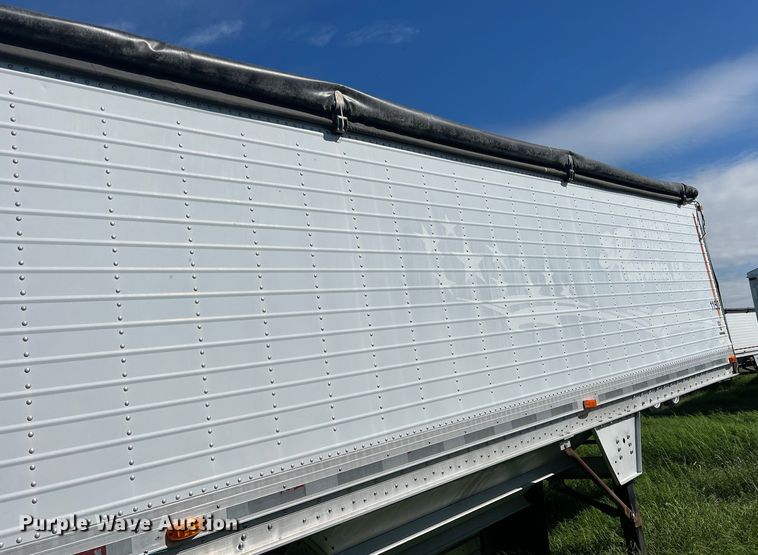 image for item DS2441 2005 Wilson DWH-500  grain trailer